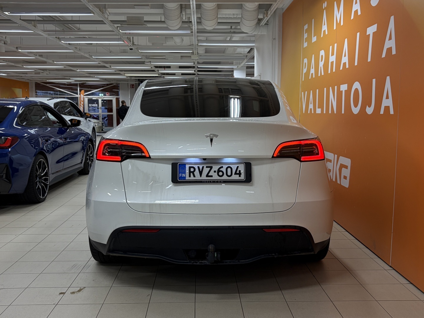 TESLA Model Y 2024