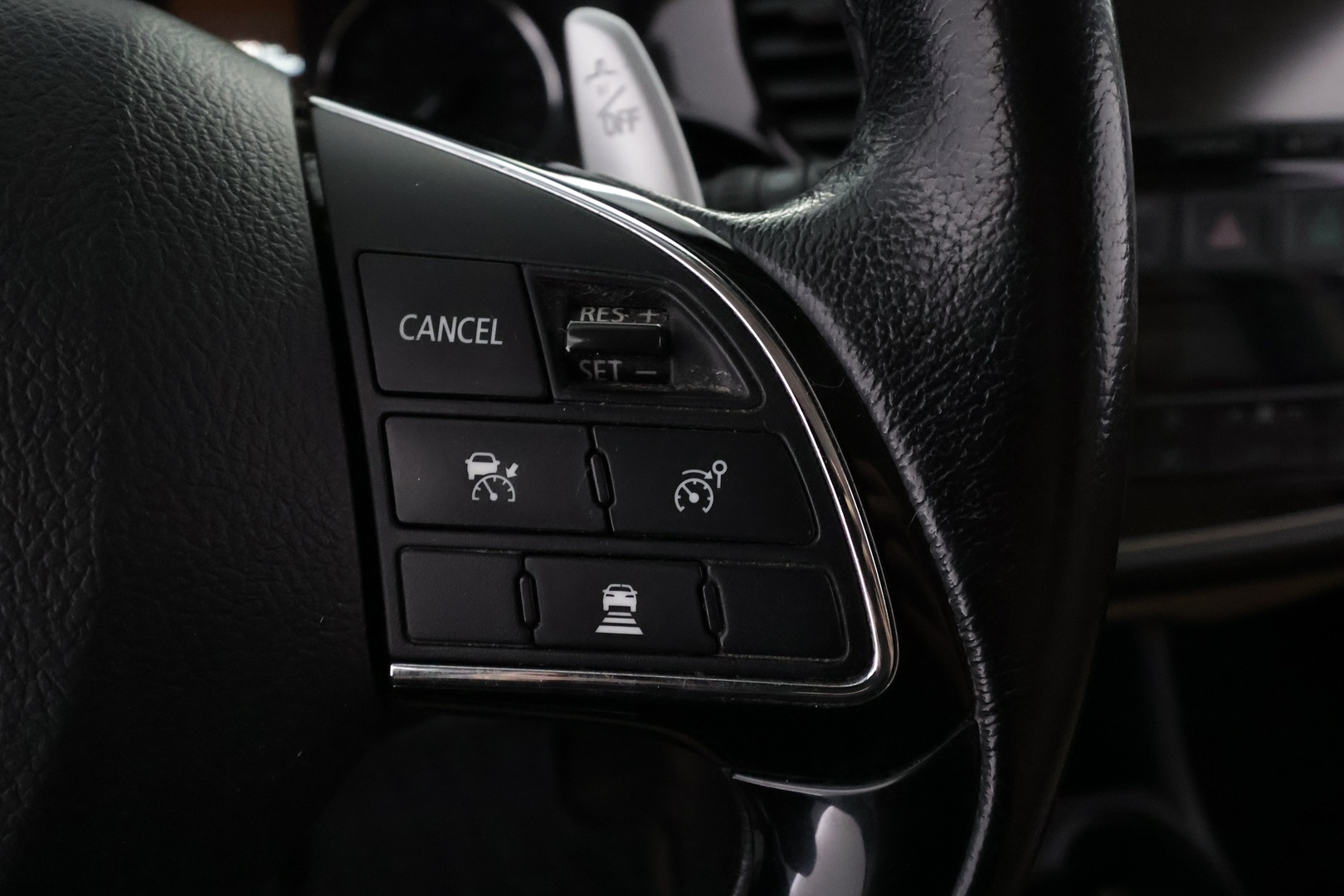MITSUBISHI Outlander 2016
