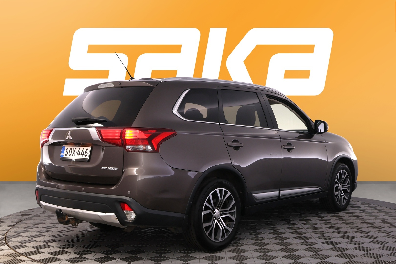 MITSUBISHI Outlander 2016