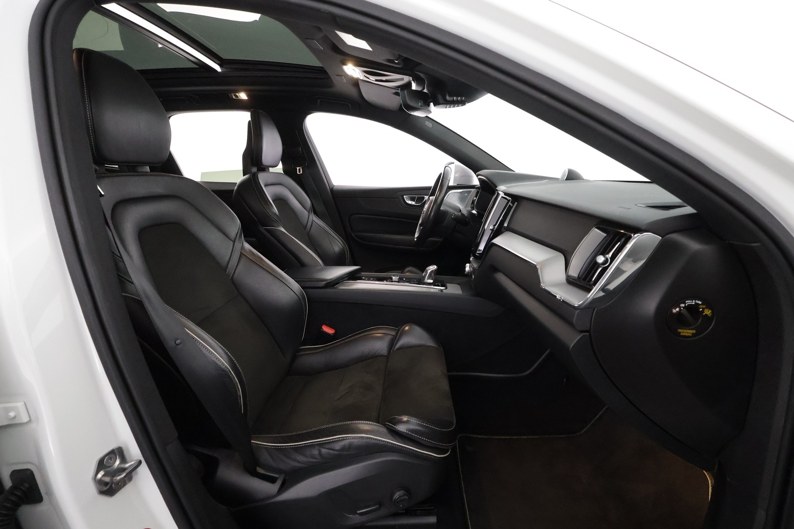 VOLVO XC60 2018