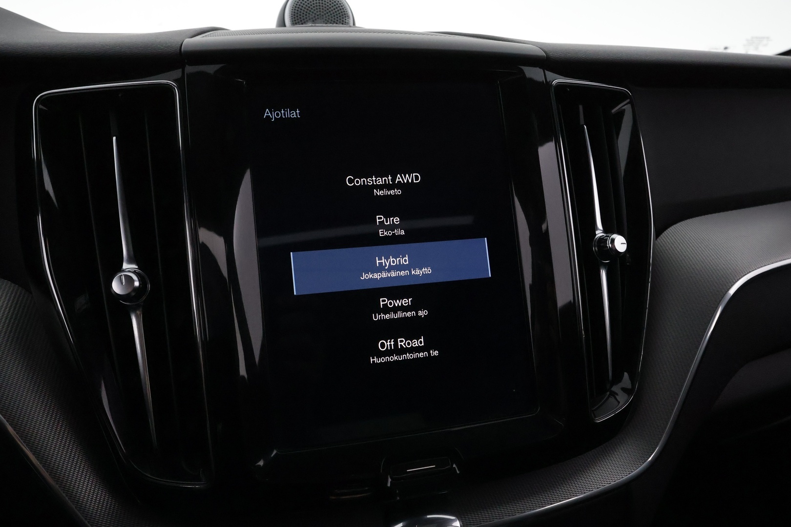 VOLVO XC60 2018