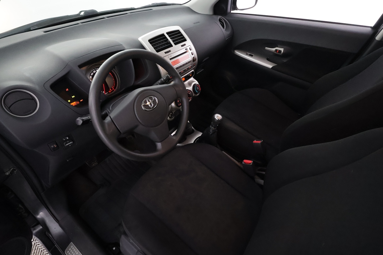 TOYOTA Urban Cruiser 2011