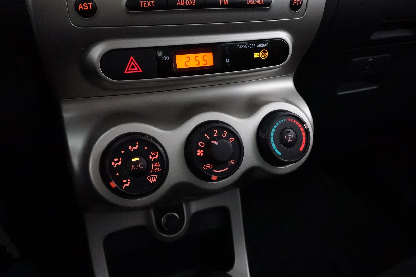 TOYOTA Urban Cruiser 2011