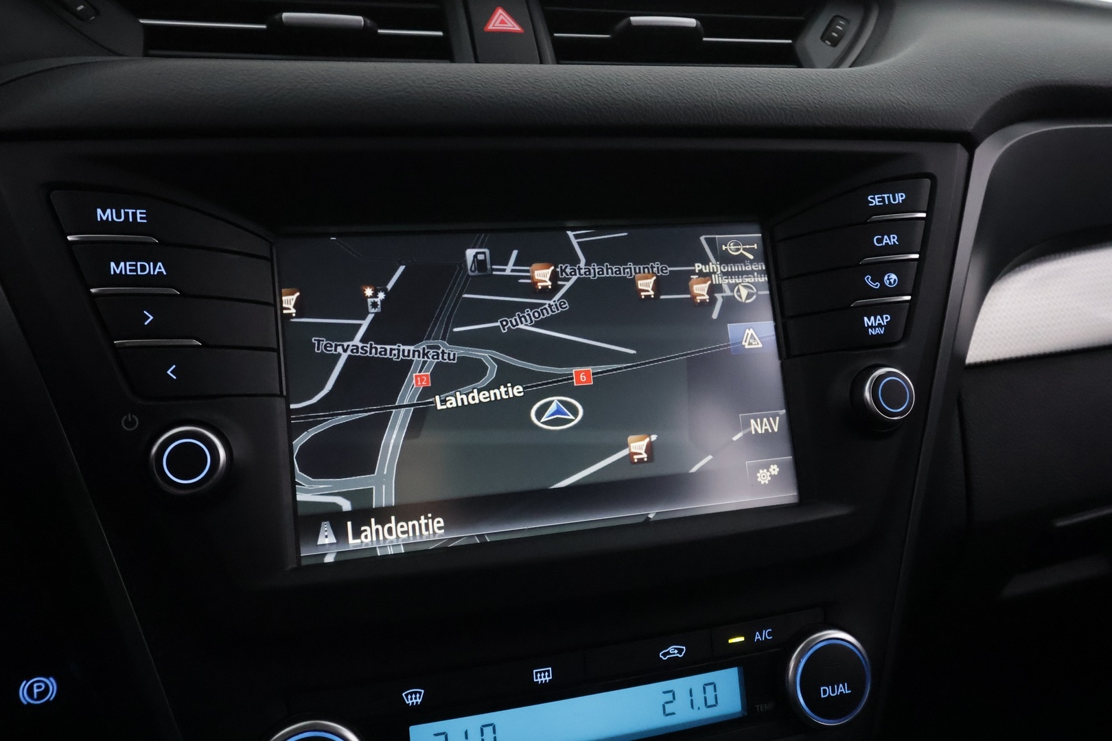 TOYOTA Avensis 2016