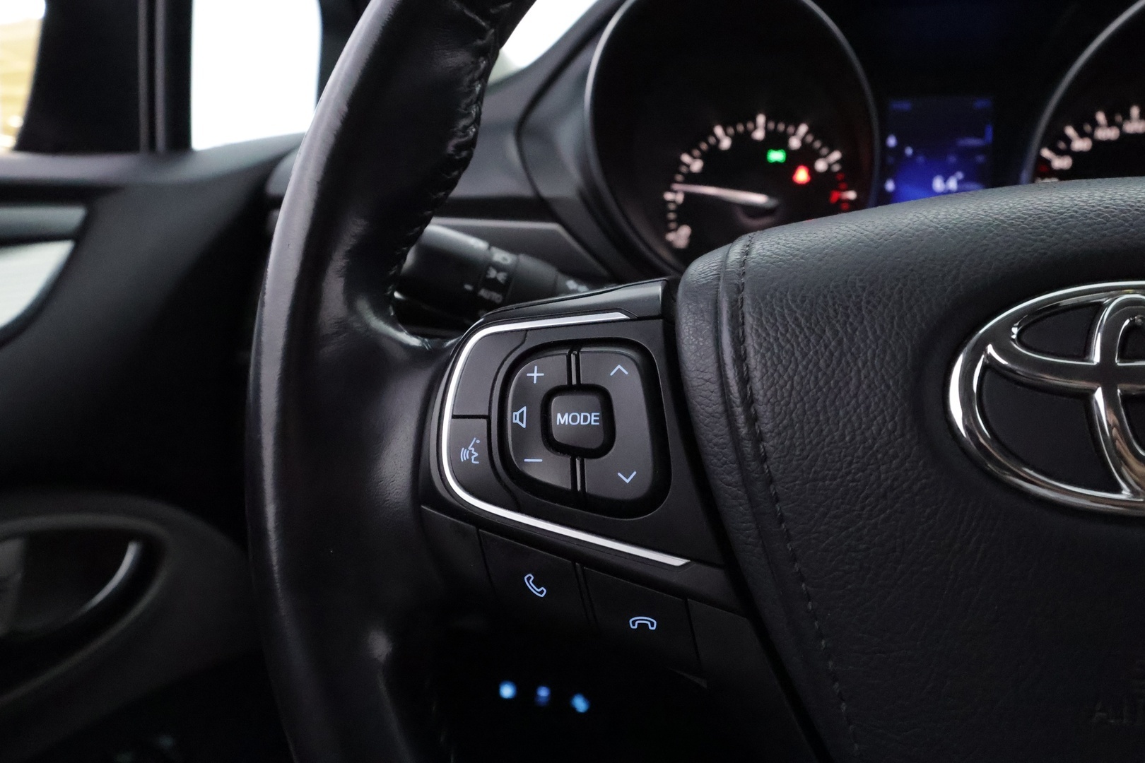 TOYOTA Avensis 2018