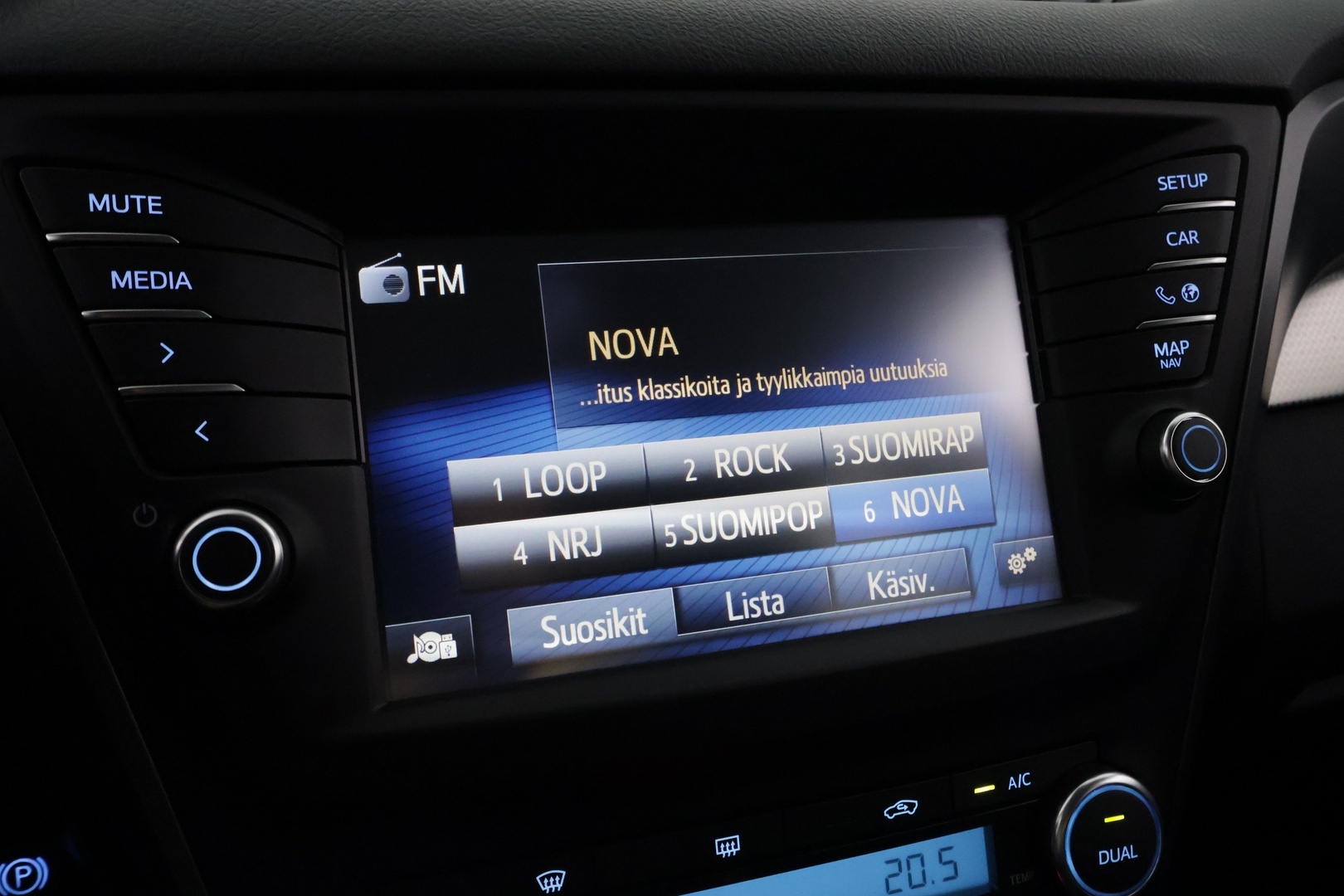 TOYOTA Avensis 2018