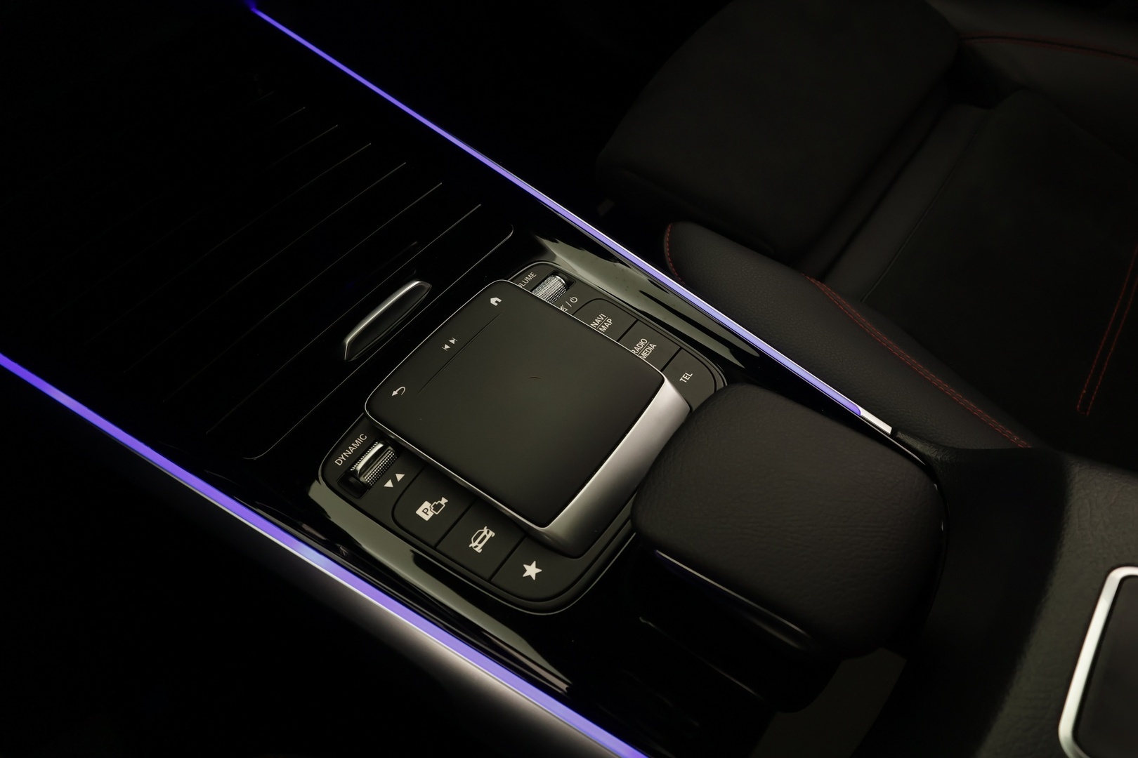 MERCEDES-BENZ EQB 2022