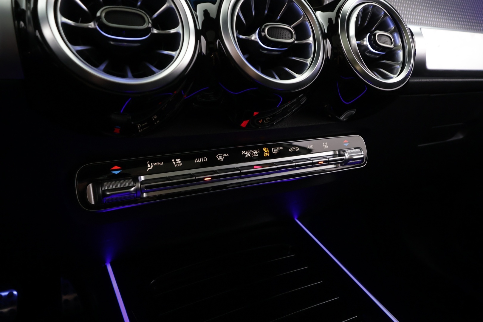 MERCEDES-BENZ EQB 2022