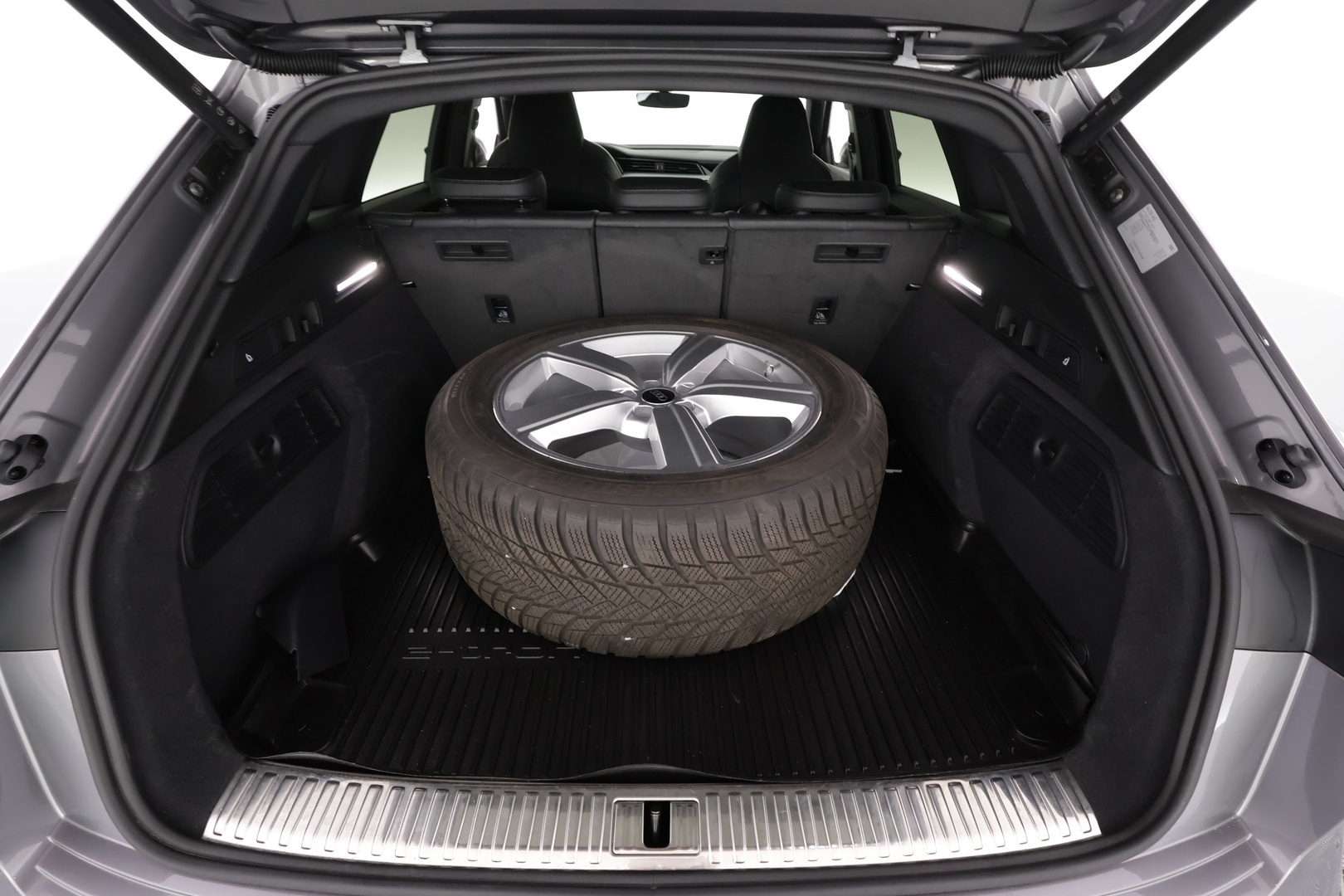 AUDI e-tron 2023