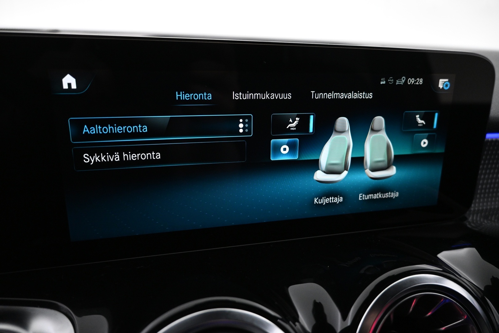 MERCEDES-BENZ EQB 2023