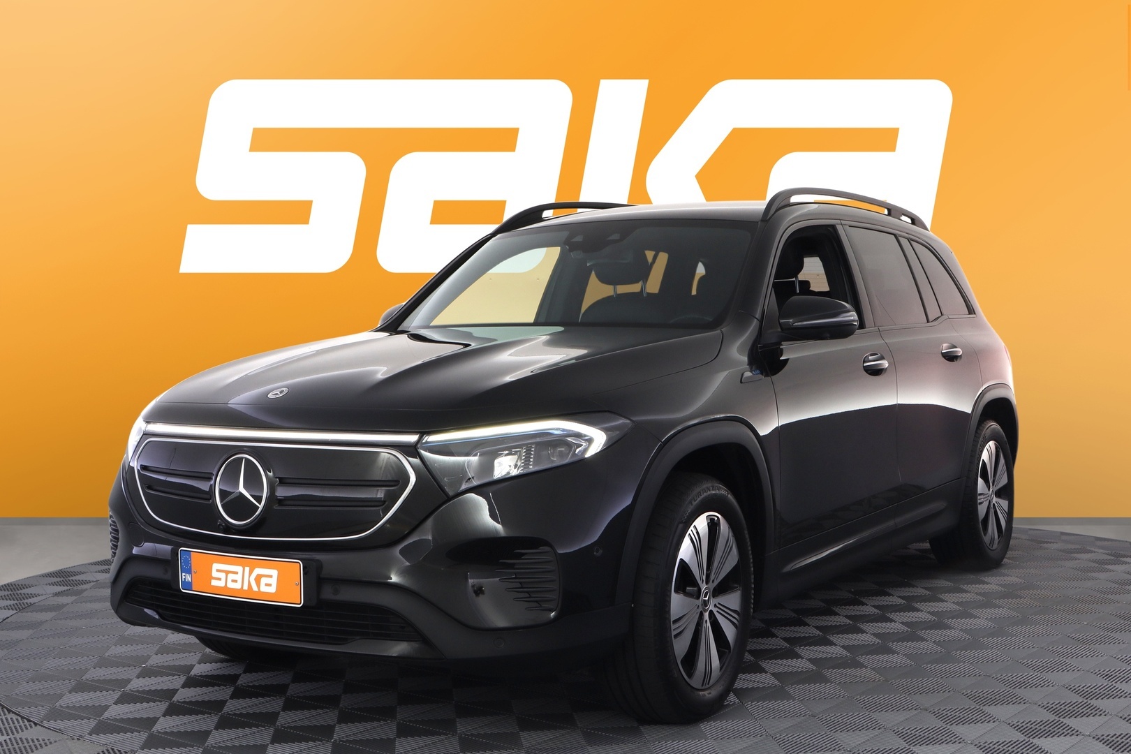 MERCEDES-BENZ EQB 2023