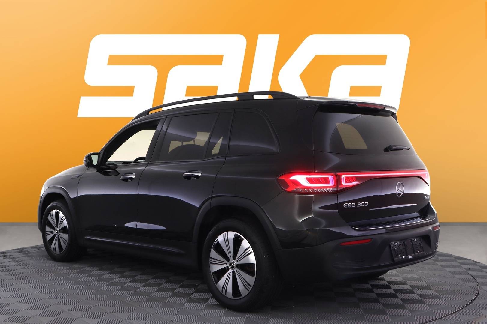 MERCEDES-BENZ EQB 2023