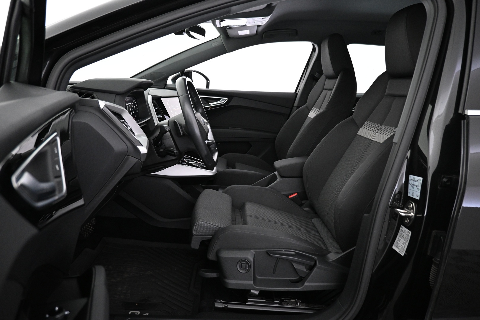 AUDI Q4 e-tron 2024