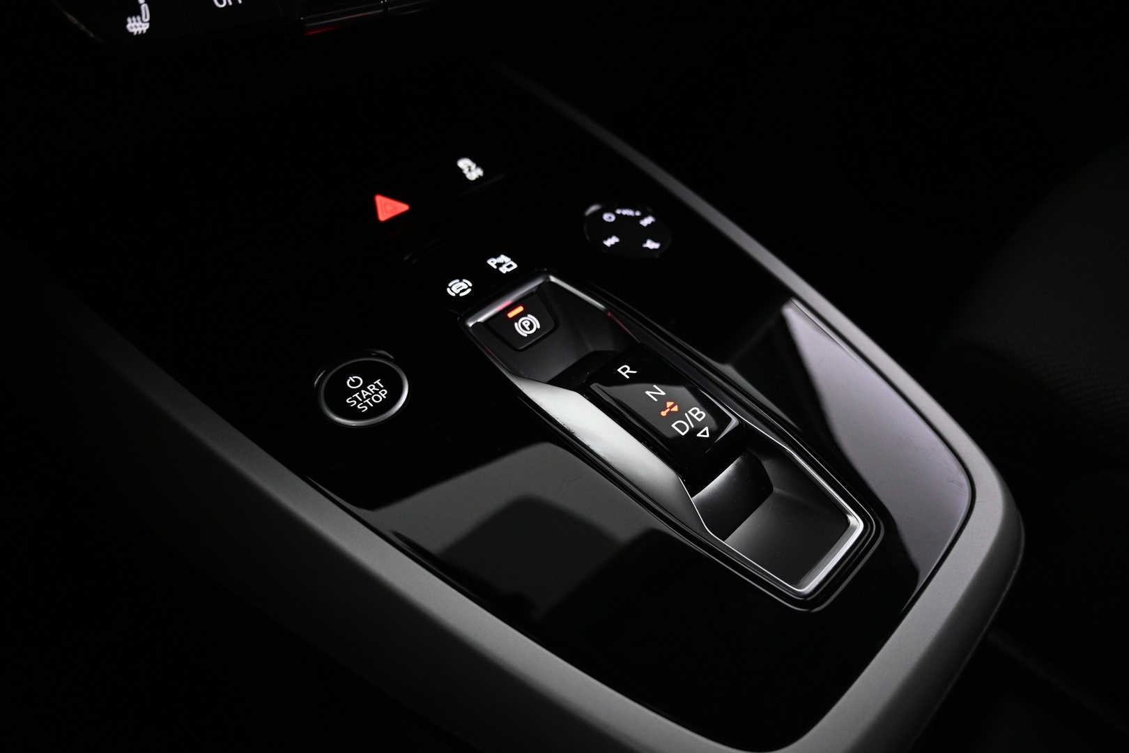 AUDI Q4 e-tron 2024