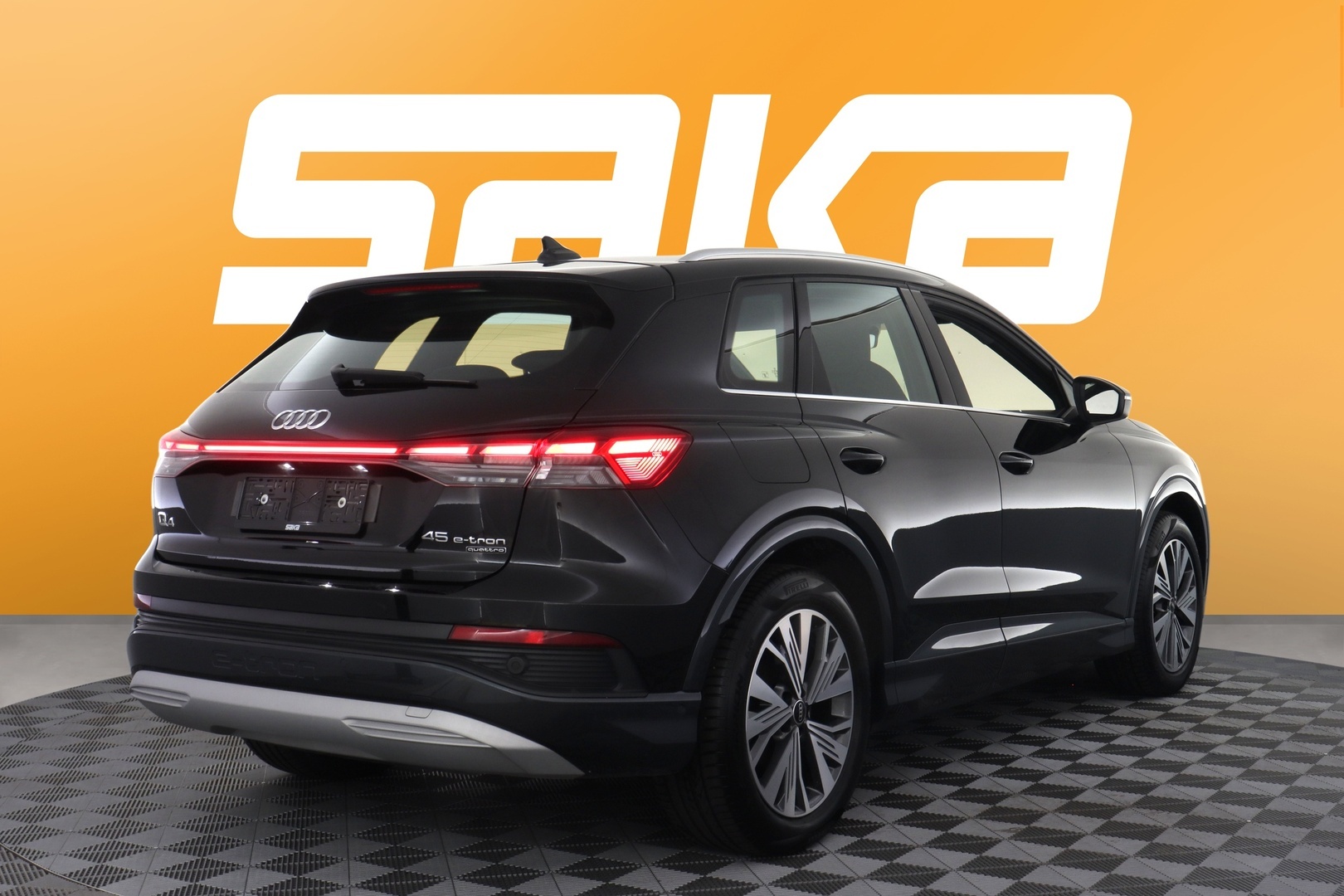 AUDI Q4 e-tron 2024