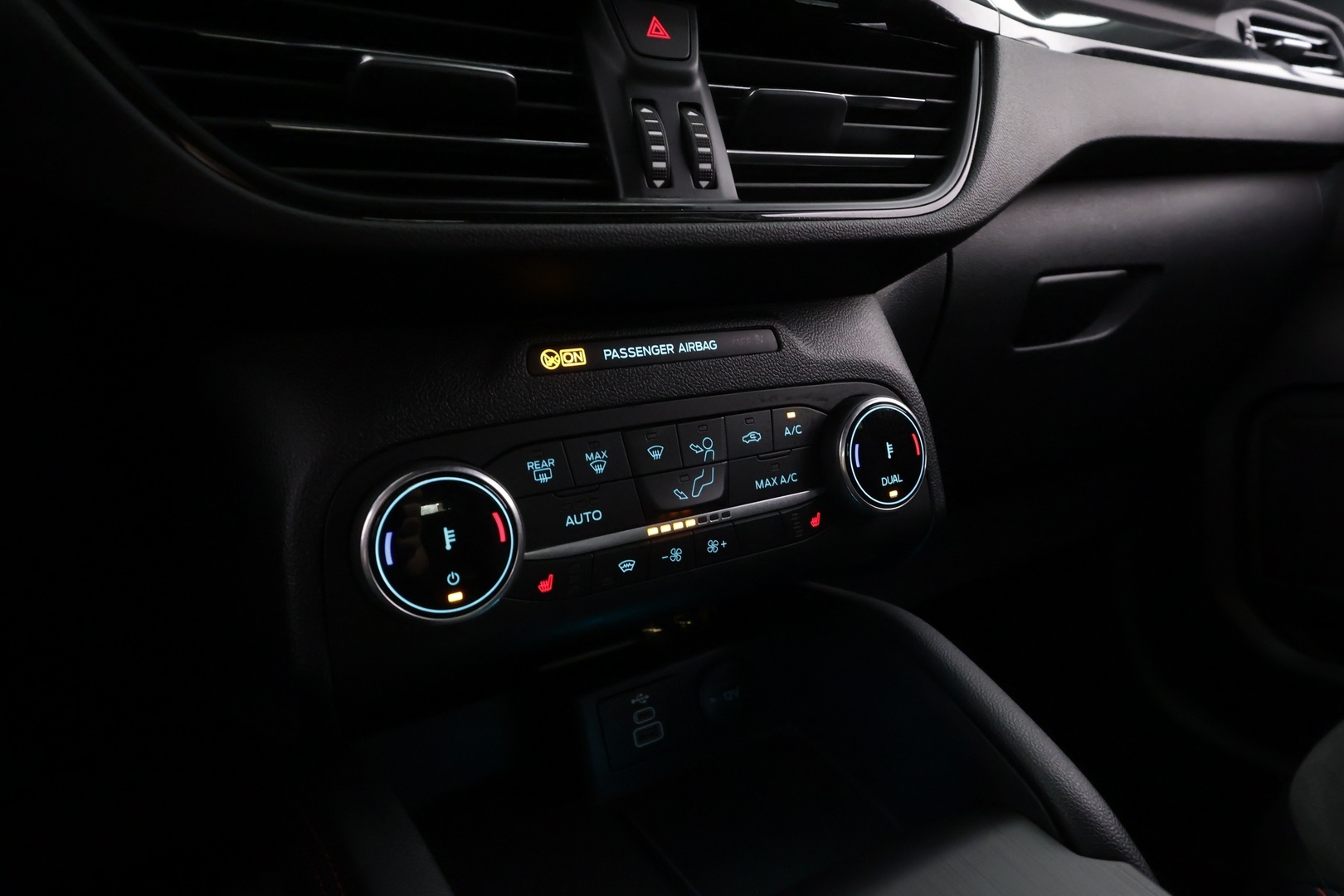 FORD Kuga 2023