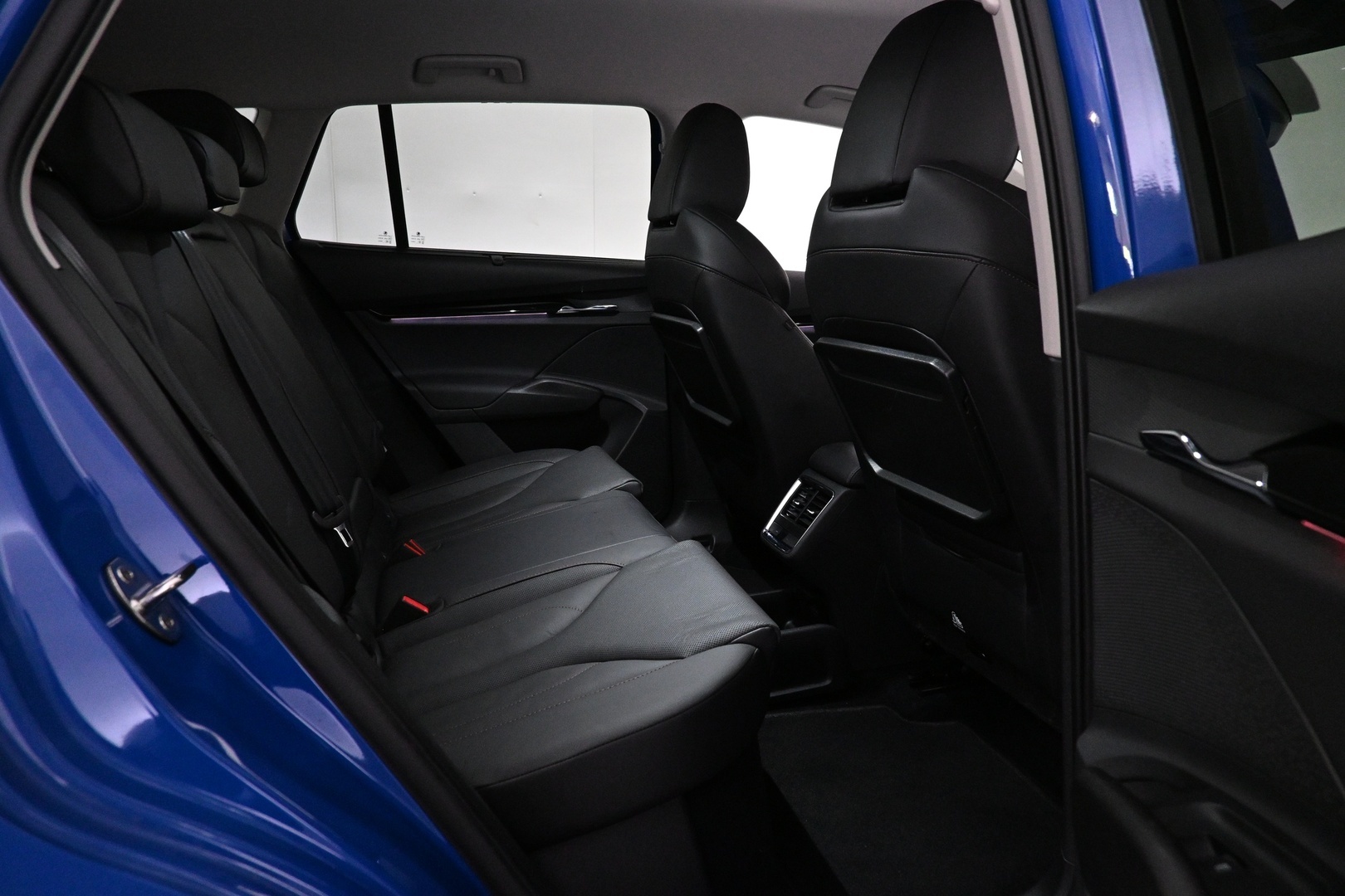 SKODA Enyaq 2023