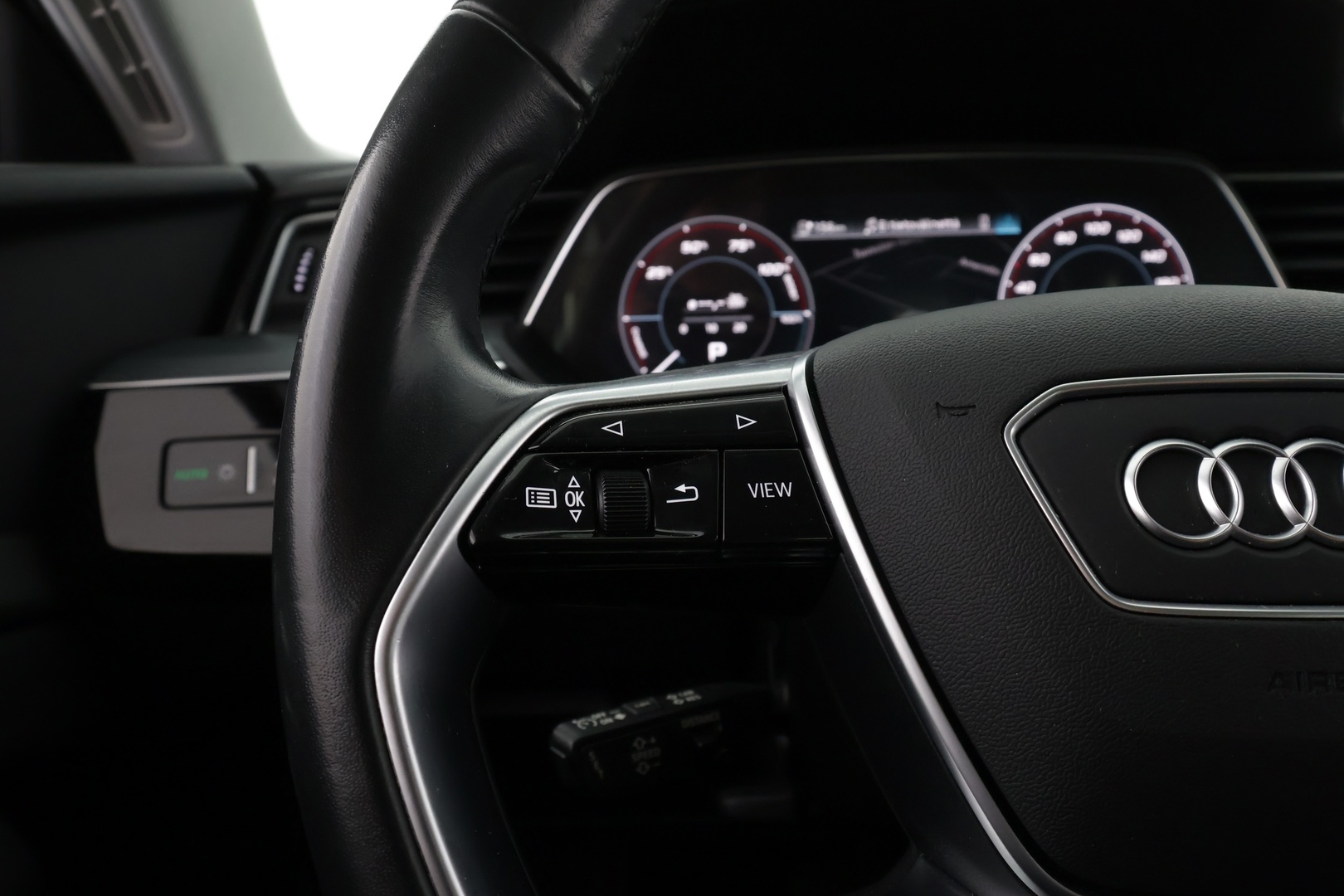 AUDI e-tron 2022