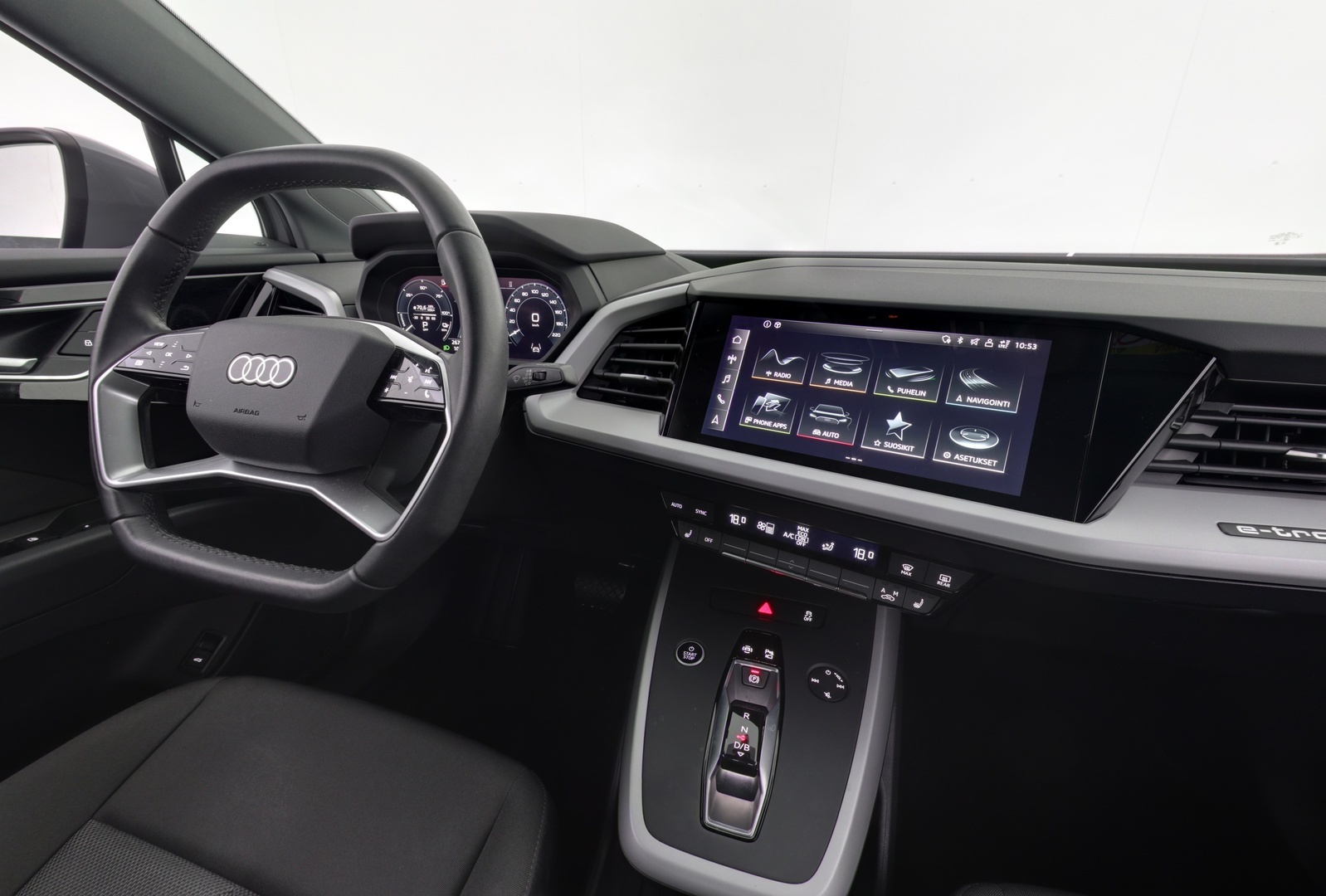 AUDI Q4 e-tron 2023