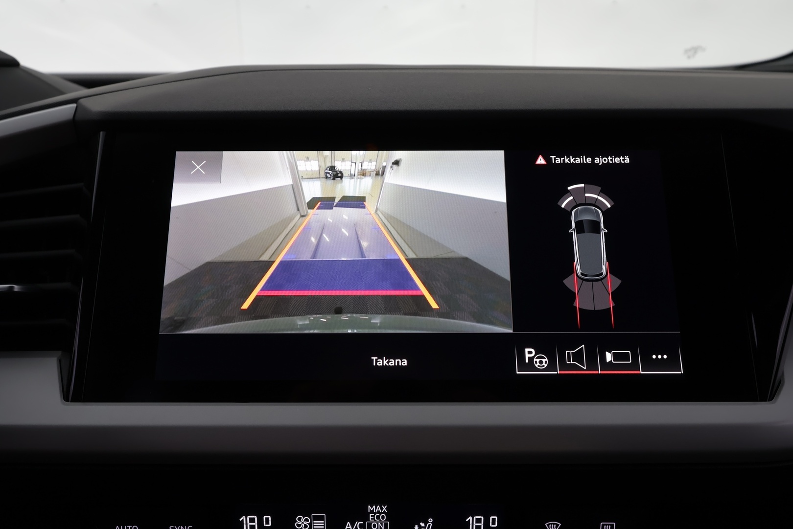 AUDI Q4 e-tron 2023