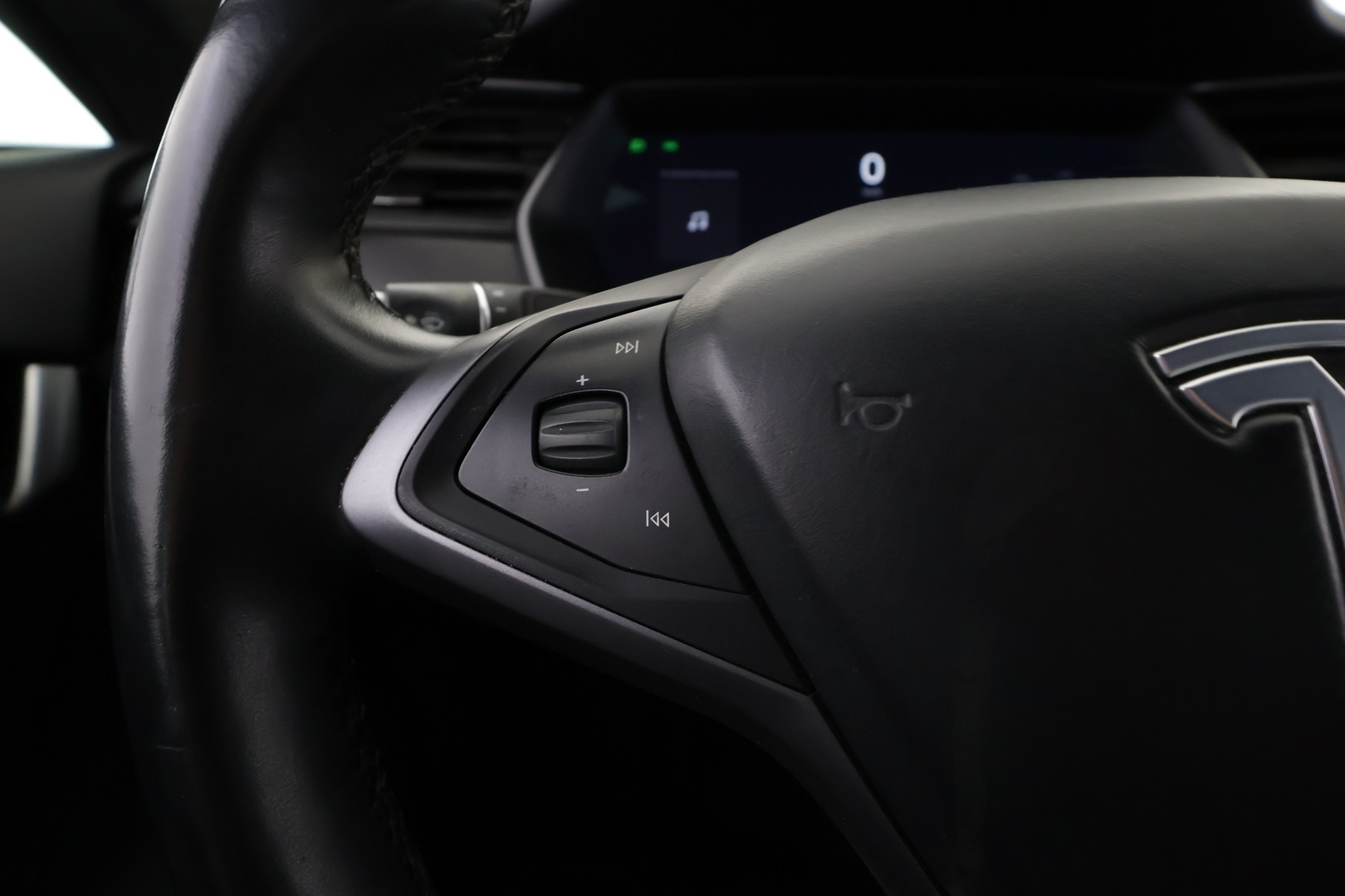 TESLA Model S 2019