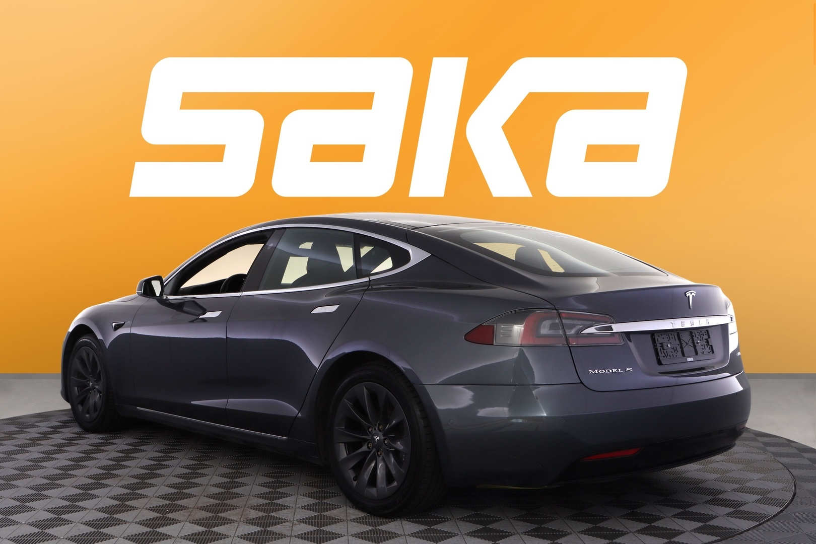 TESLA Model S 2019