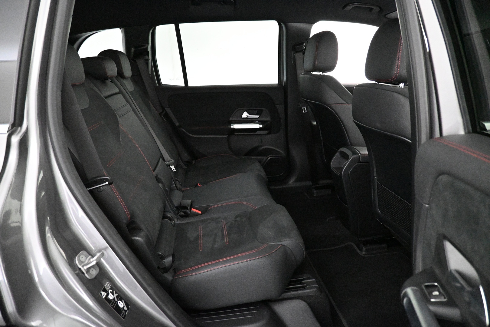 MERCEDES-BENZ EQB 2025