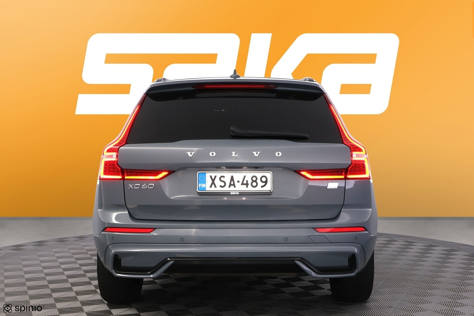 VOLVO XC60 2023