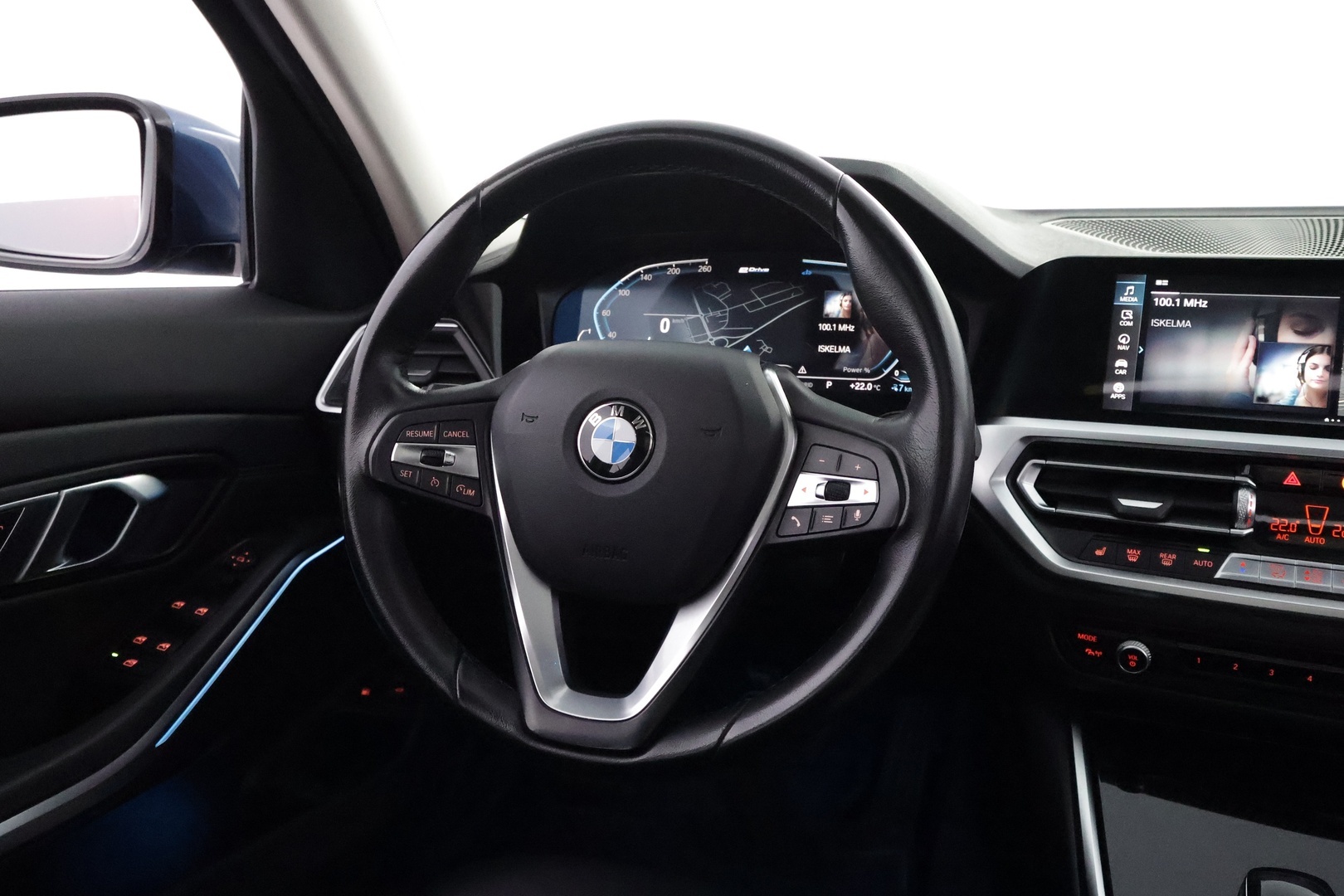 BMW 330 2021