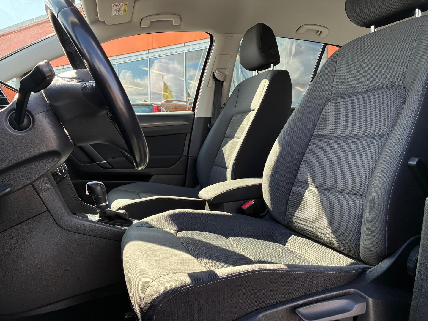VOLKSWAGEN Golf Sportsvan 2018