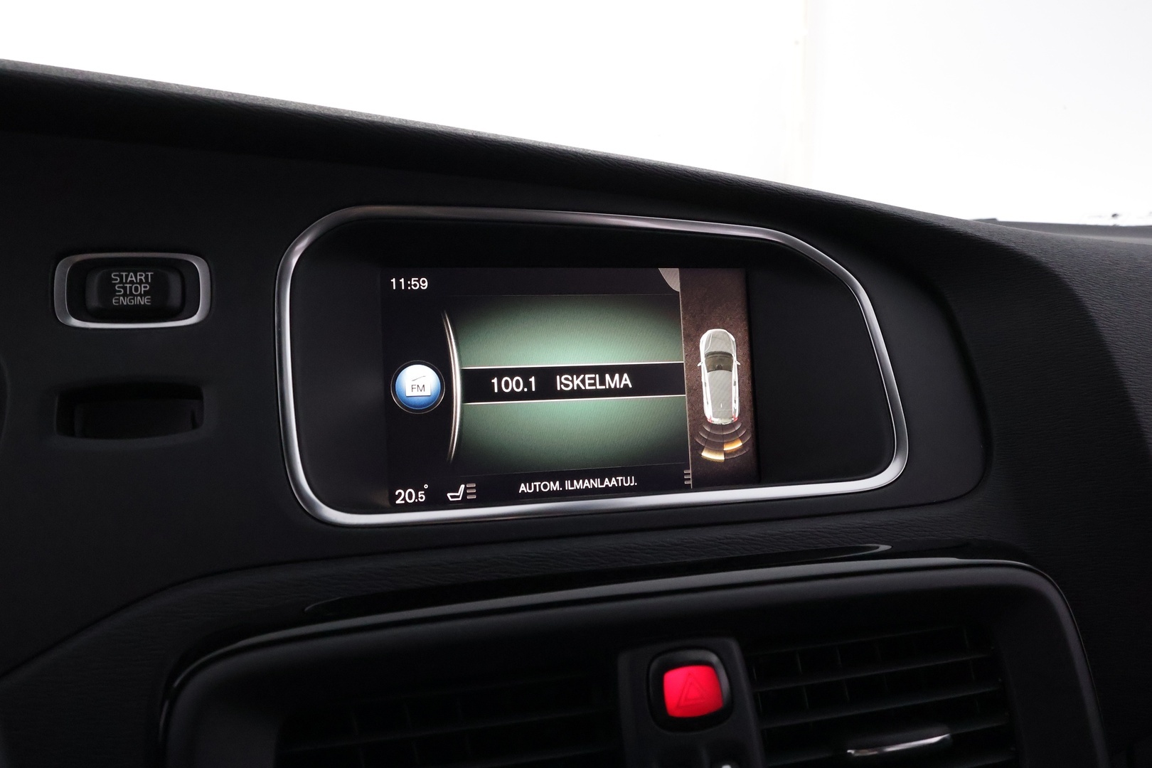 VOLVO V40 2019