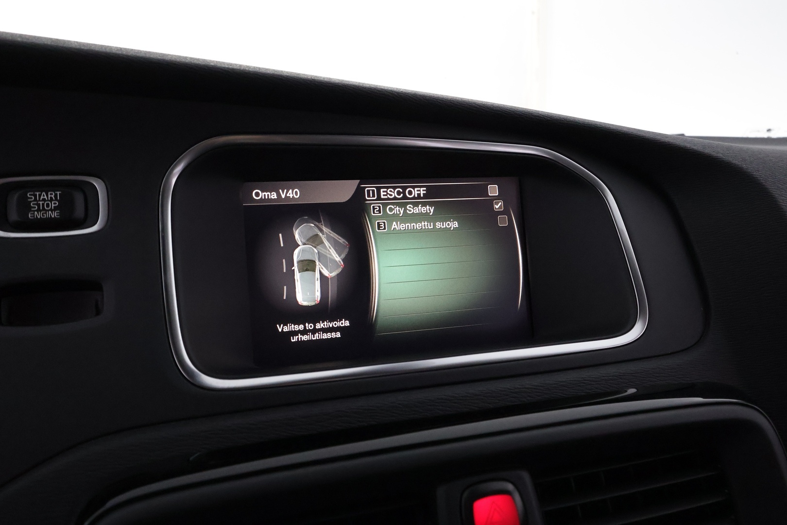 VOLVO V40 2019