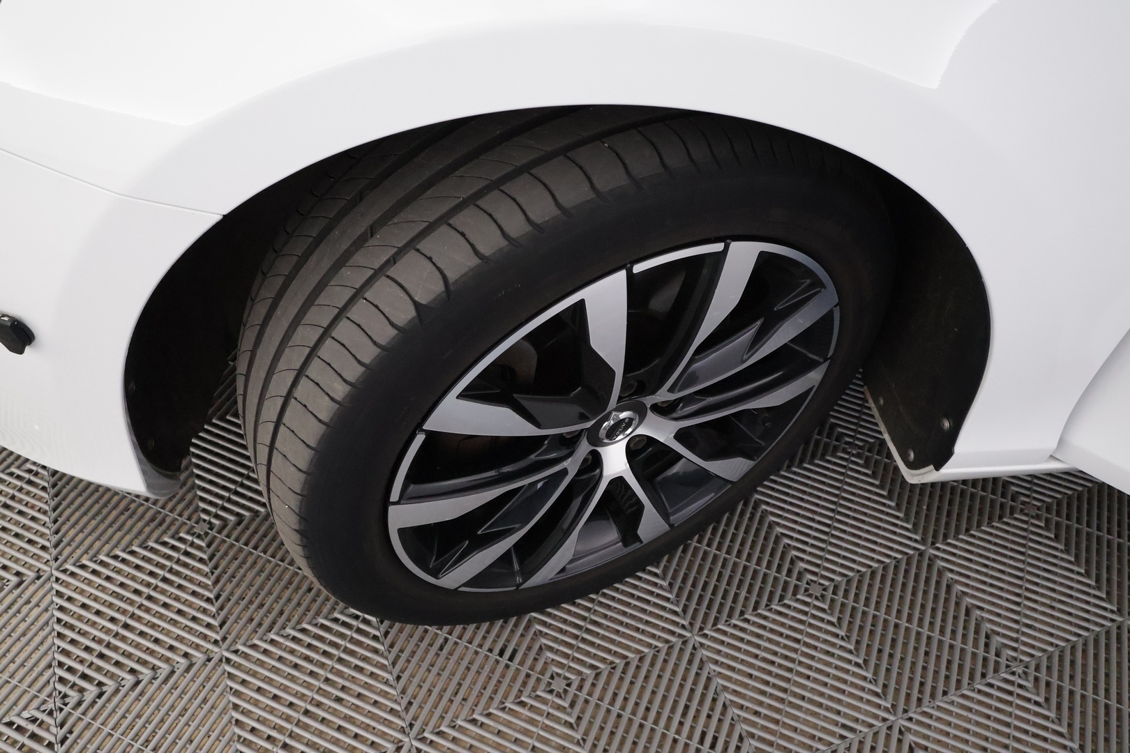 VOLVO V40 2019