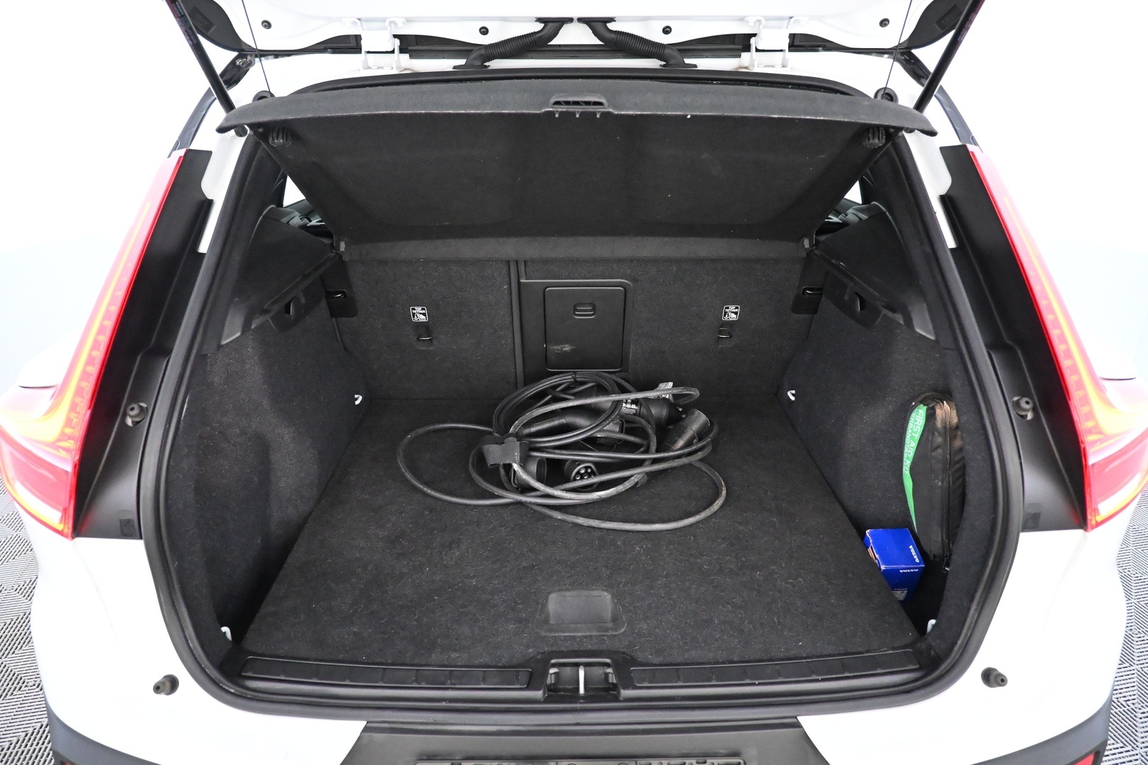 VOLVO XC40 2023