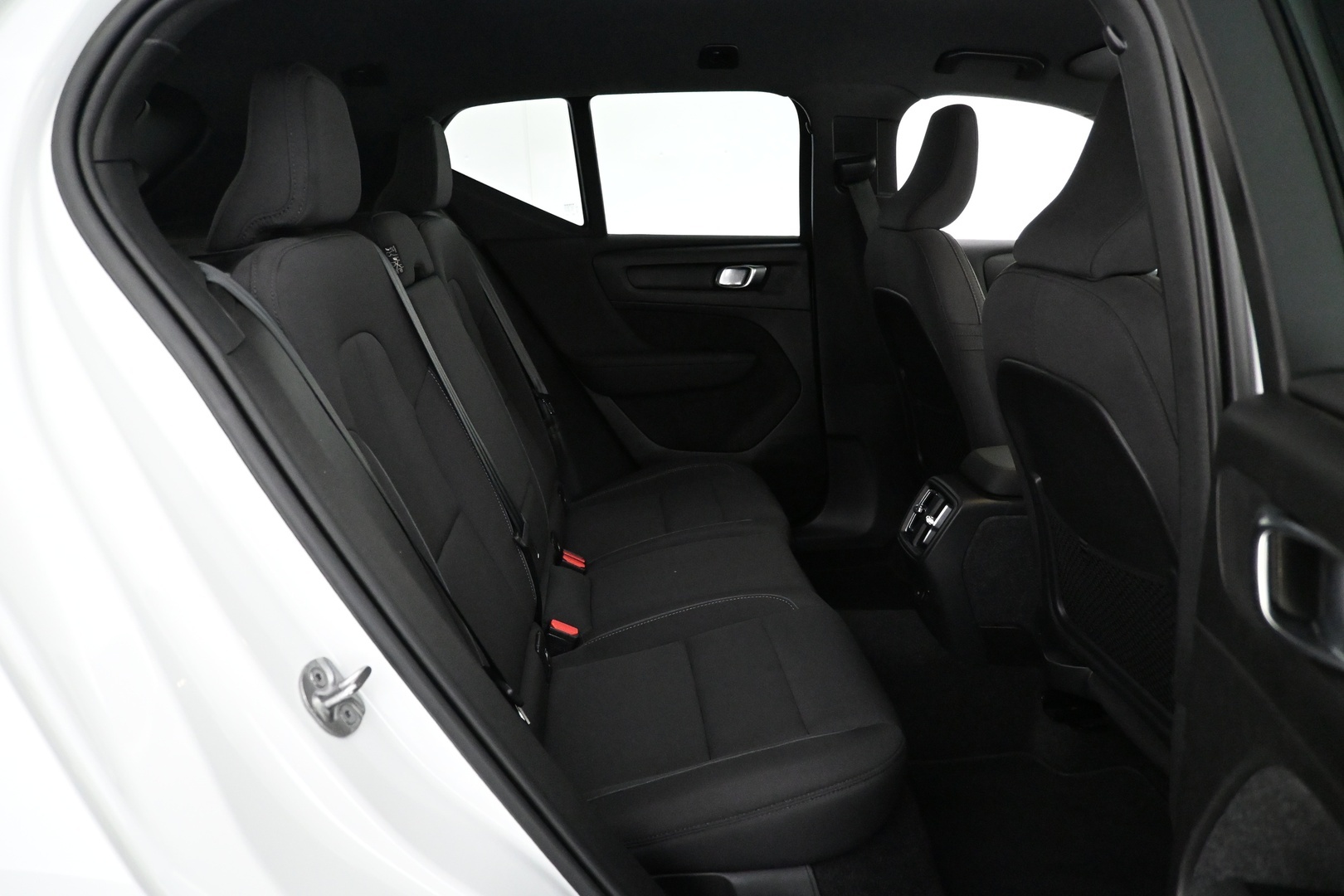 VOLVO XC40 2023