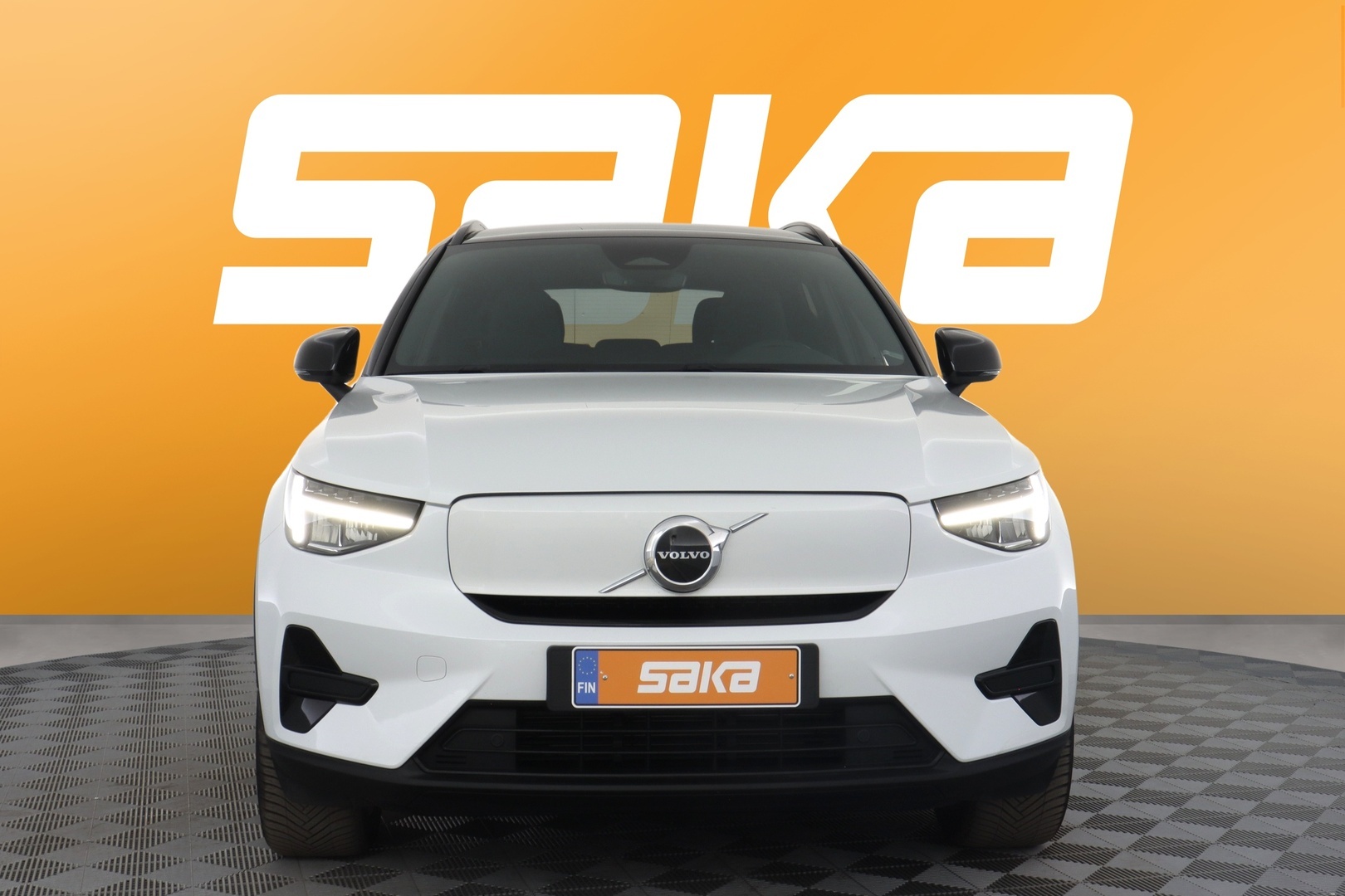 VOLVO XC40 2023