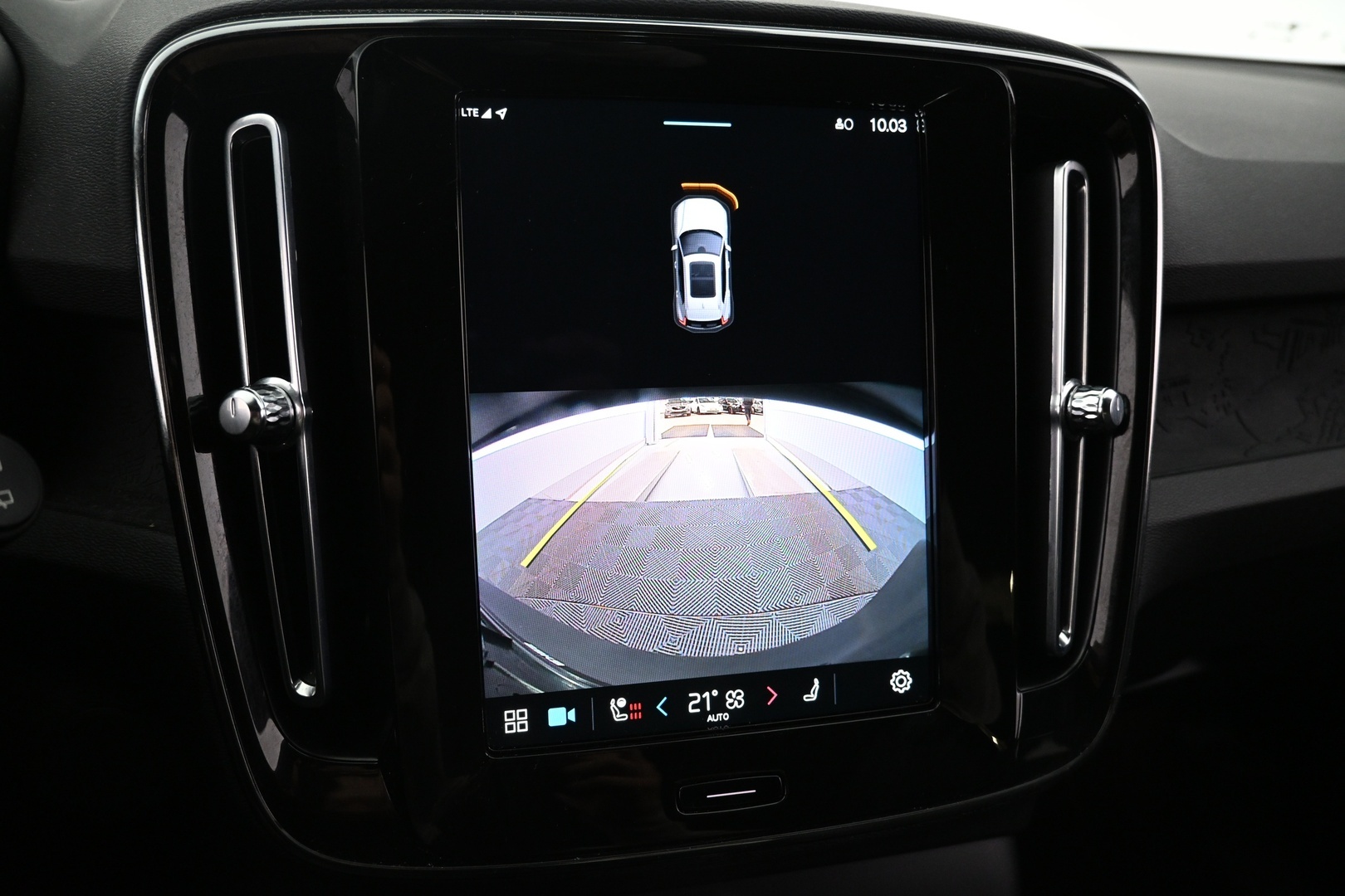 VOLVO XC40 2023