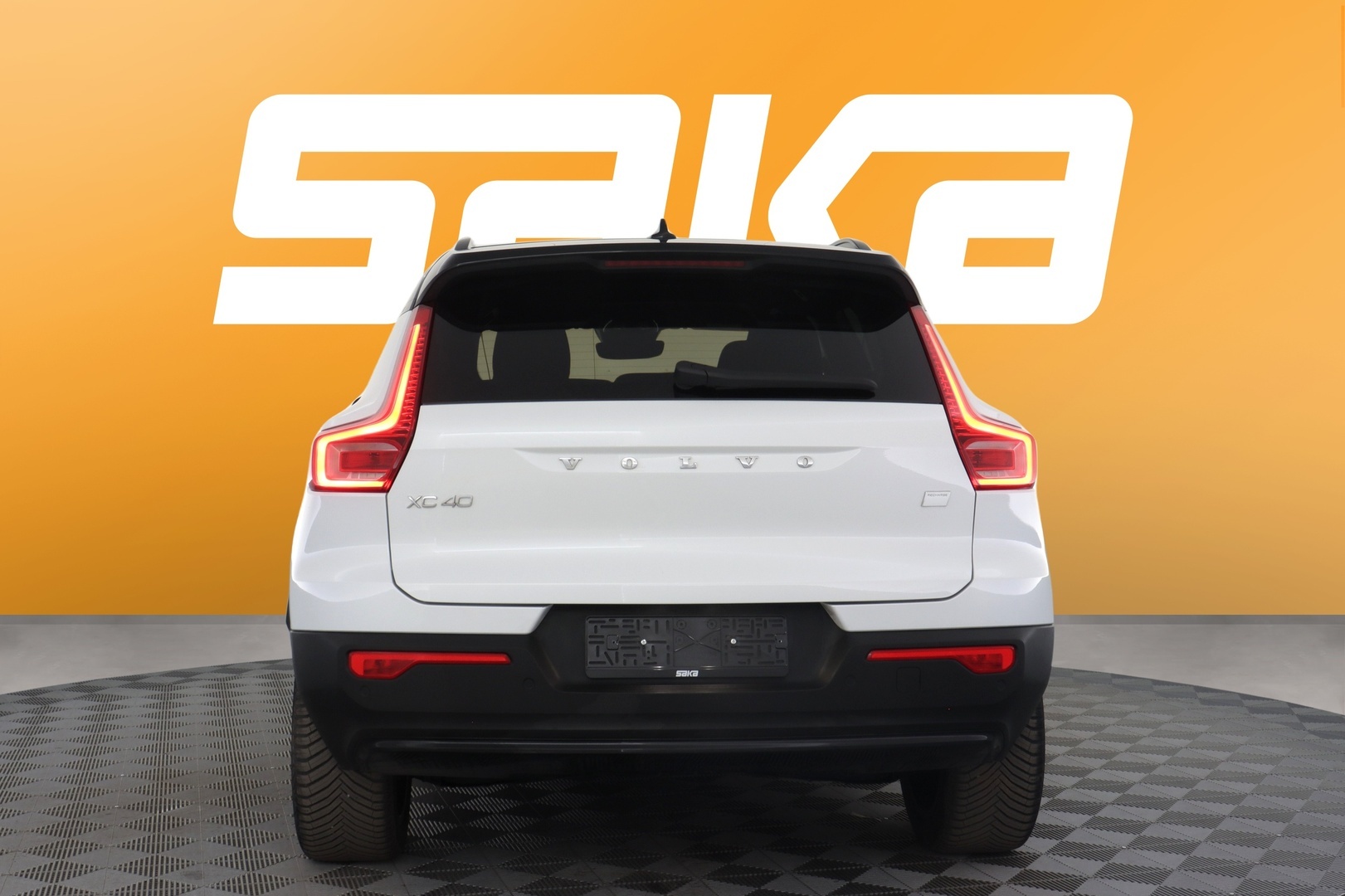 VOLVO XC40 2023