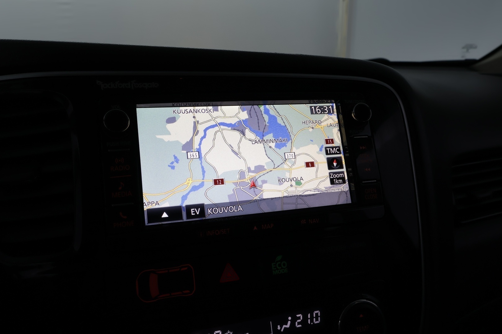 MITSUBISHI OUTLANDER PHEV 2016