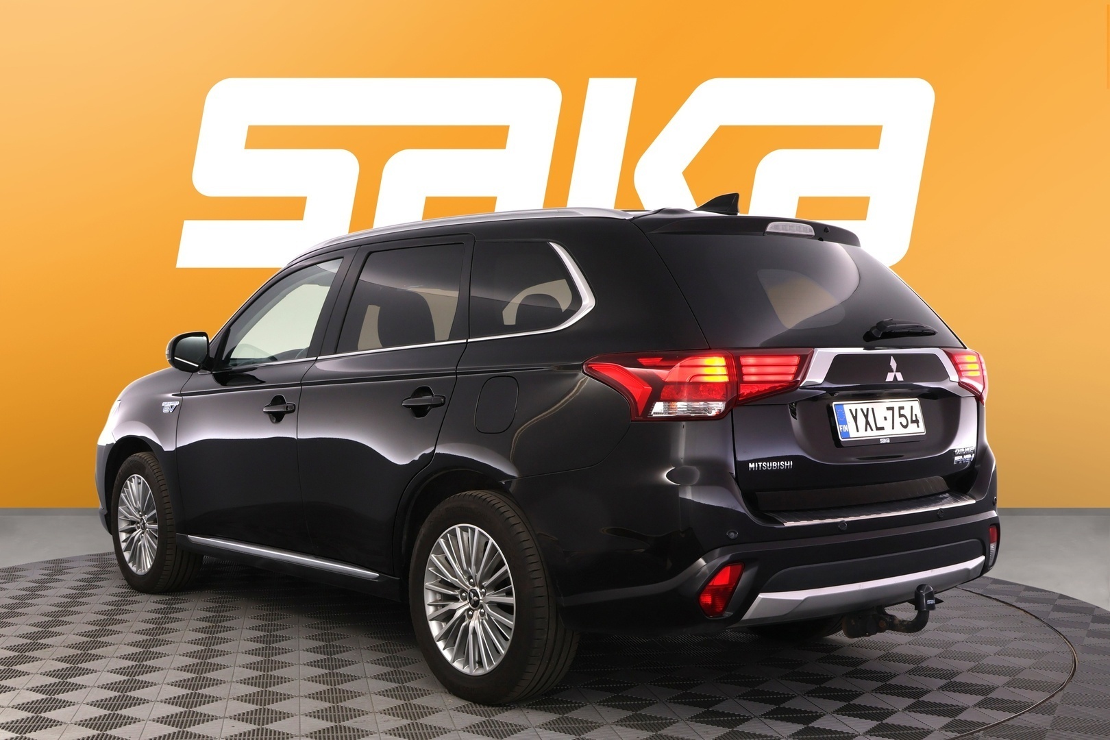 MITSUBISHI OUTLANDER PHEV 2016