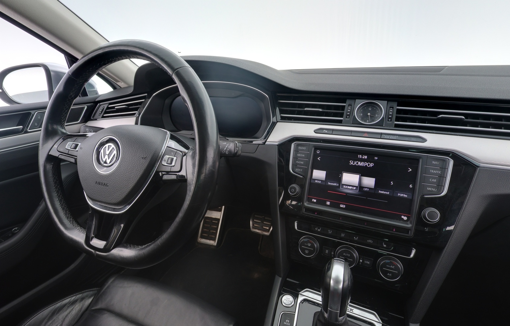 VOLKSWAGEN Passat 2016