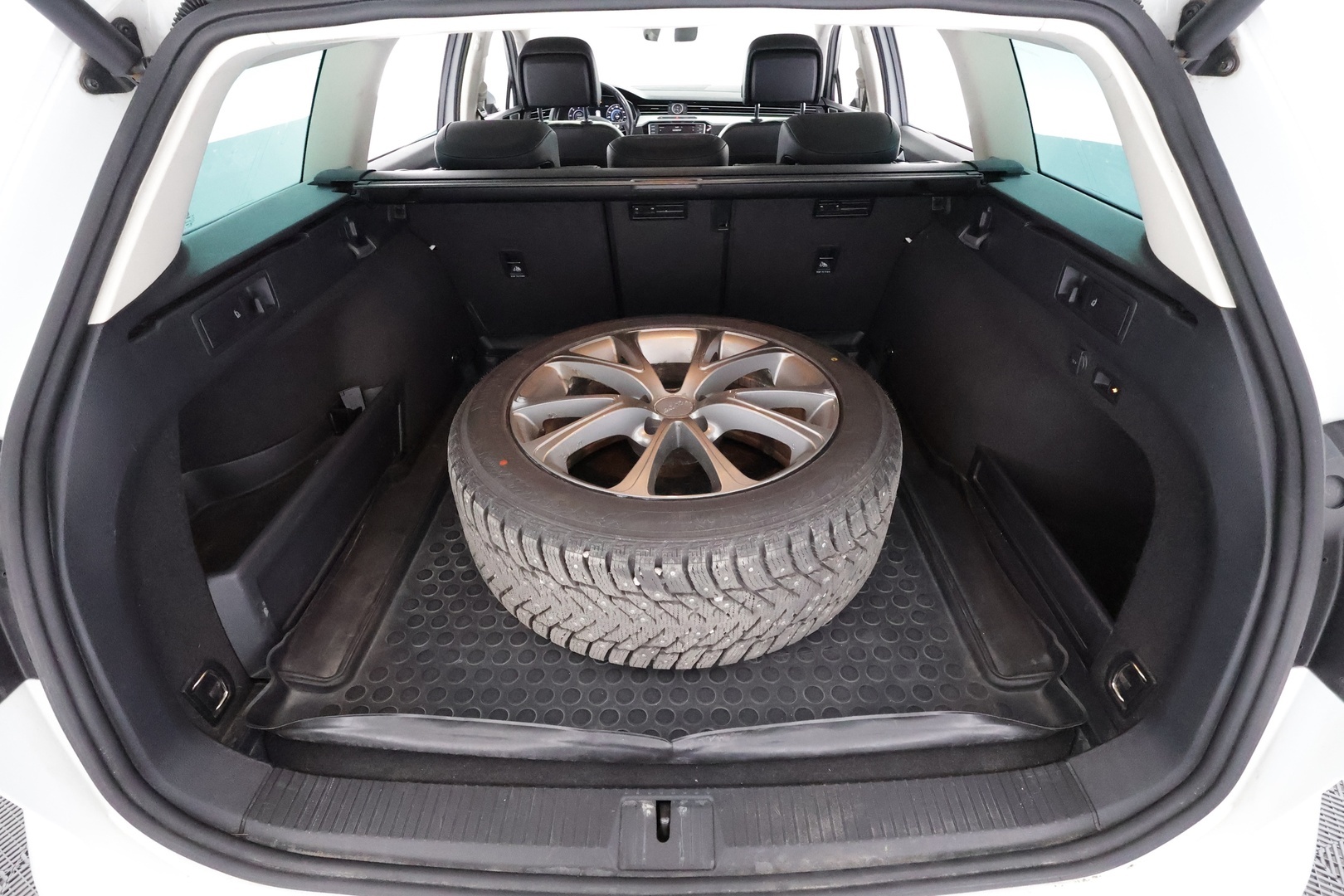 VOLKSWAGEN Passat 2016