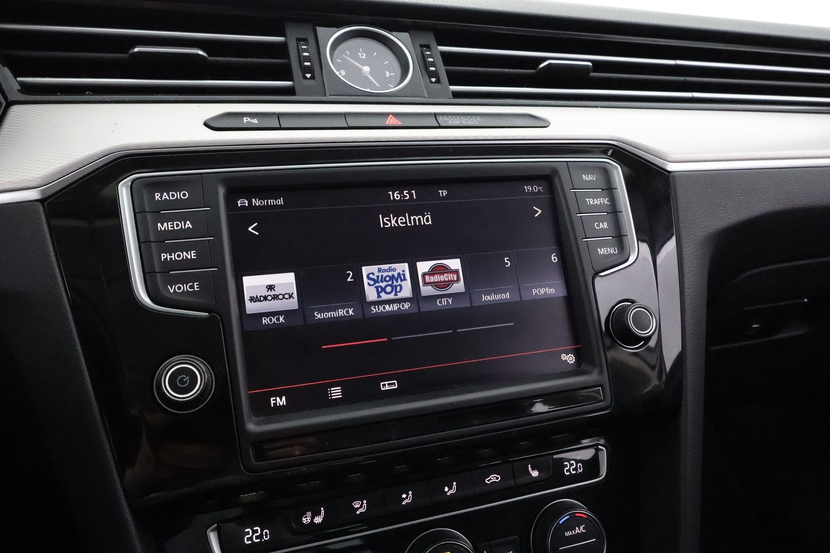 VOLKSWAGEN Passat 2016