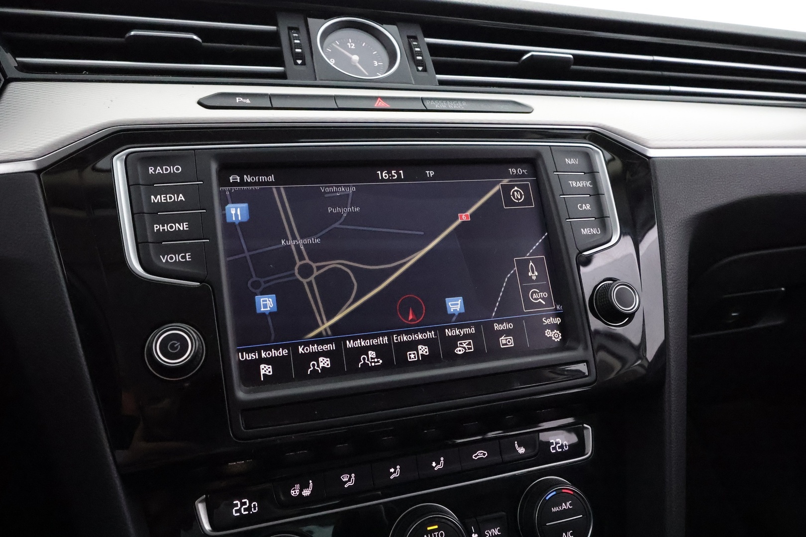 VOLKSWAGEN Passat 2016