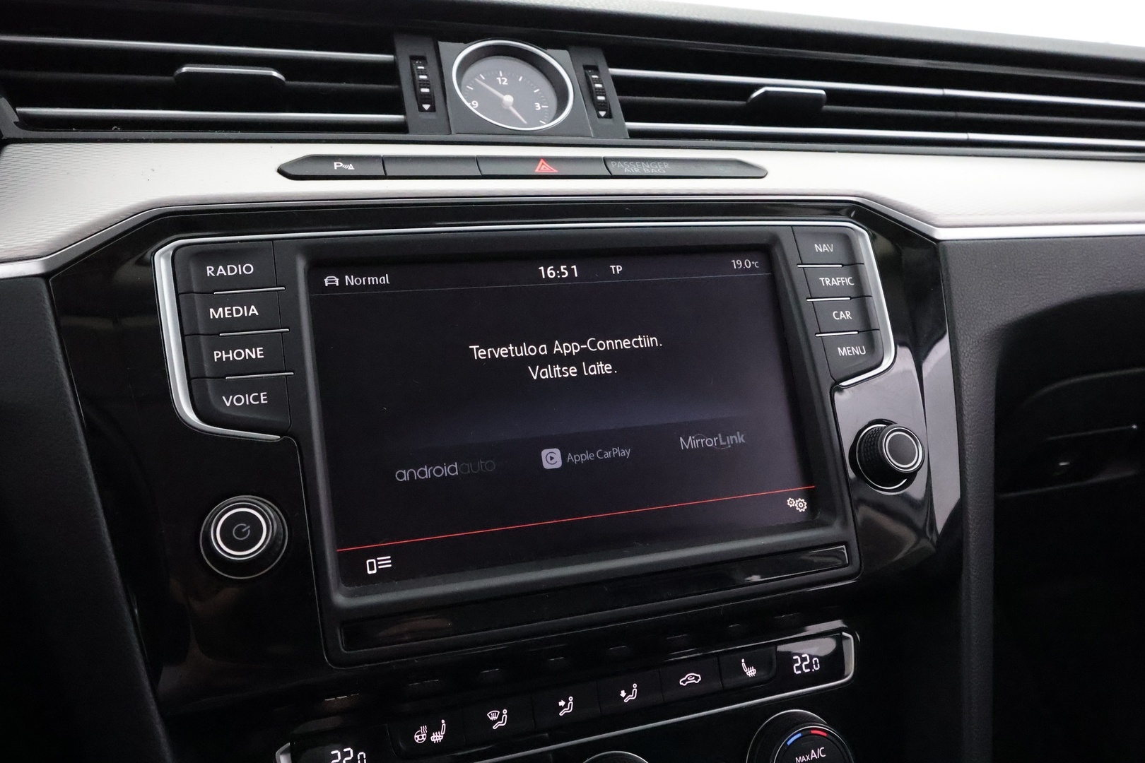 VOLKSWAGEN Passat 2016