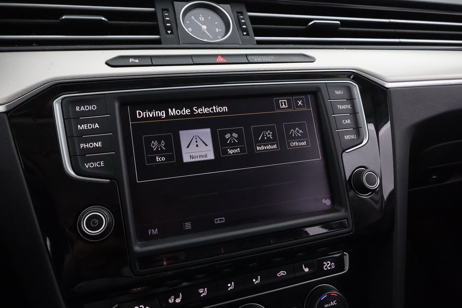 VOLKSWAGEN Passat 2016