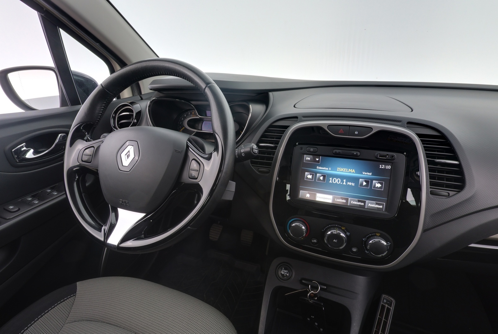 RENAULT Captur 2015