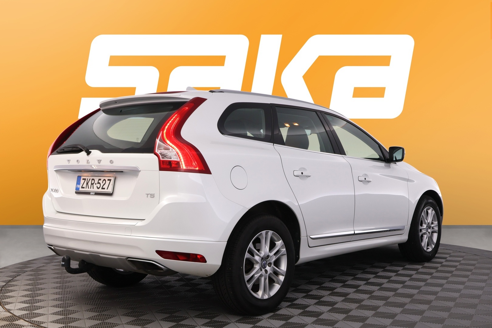 VOLVO XC60 2016