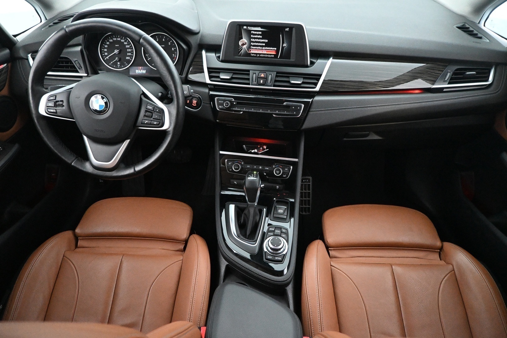 BMW 218 2016