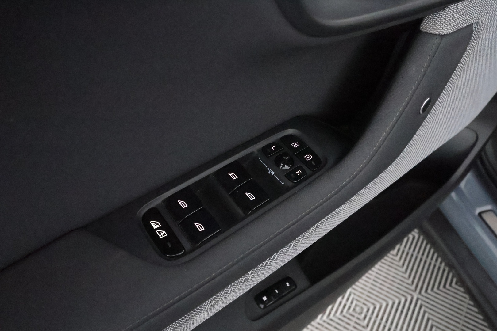 POLESTAR 2 2023